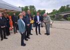 Kurz vor Beginn der Veranstaltung: v.l.n.r. Stellvertretende Landrätin Ursula Kneißl-Eder, Bayerischer Staatsminister für Wohnen, Bau und Verkehr, Christian Bernreiter, 1. Bürgermeister der Gemeinde Marxheim Alois Schiegg, Bereichsleiter für den Straßenbau am Staatlichen Bauamt Augsburg, Markus Kreitmeier